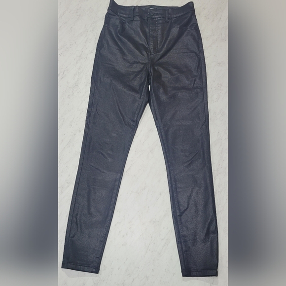 Express Pants - Express Skinny, High Waisted, Coated Color Black.